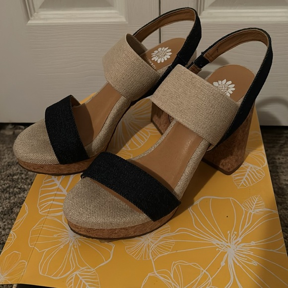 Yellow box Amil wedges - Picture 4 of 8